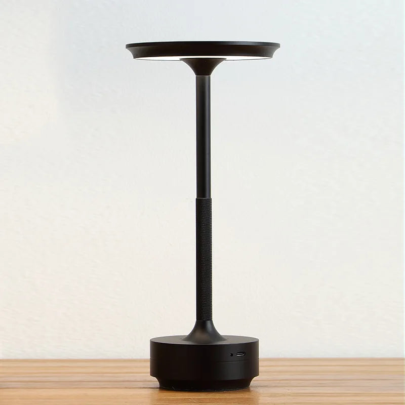 Abajur Metal Luminária de Mesa Recarregável Ludy