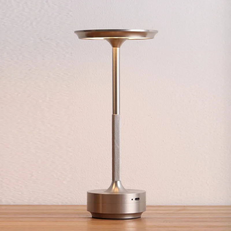 Abajur Metal Luminária de Mesa Recarregável Ludy