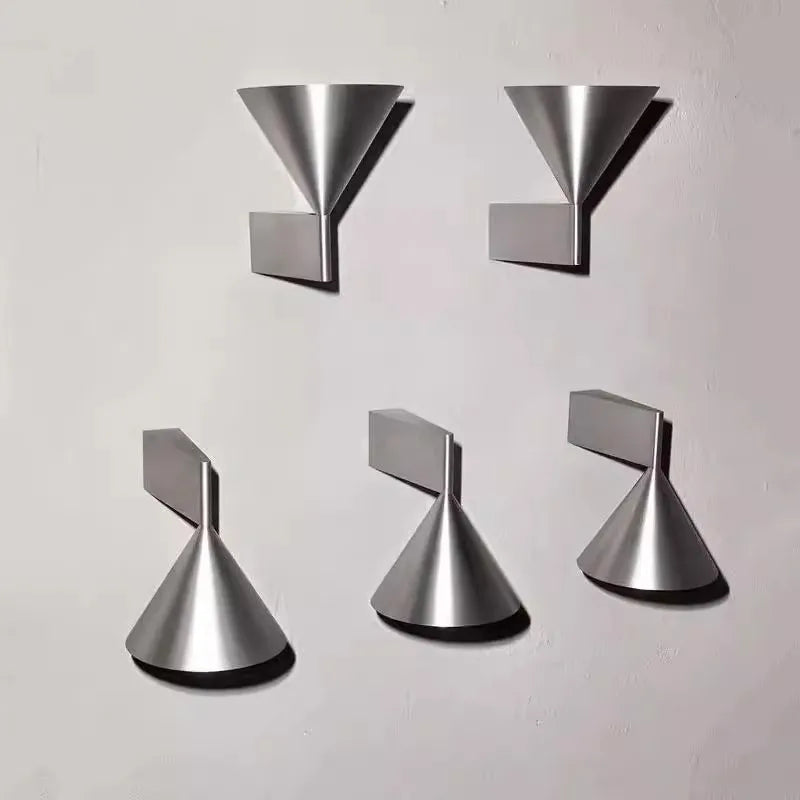 Arandela Geométrica Minimalista Cone