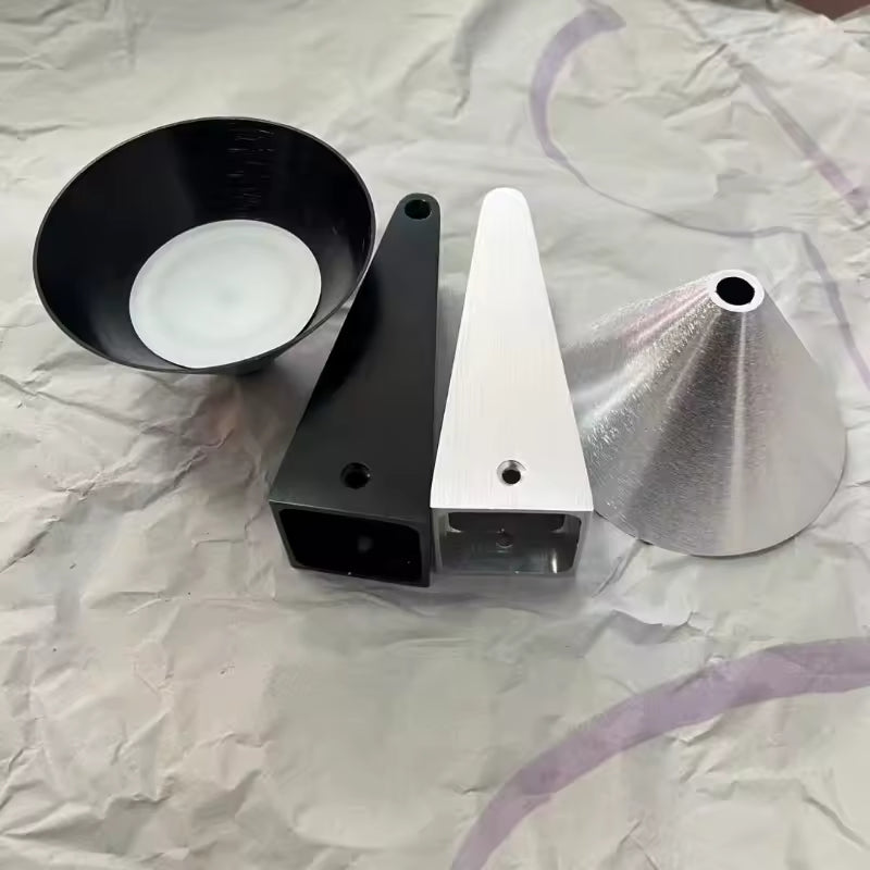 Arandela Geométrica Minimalista Cone