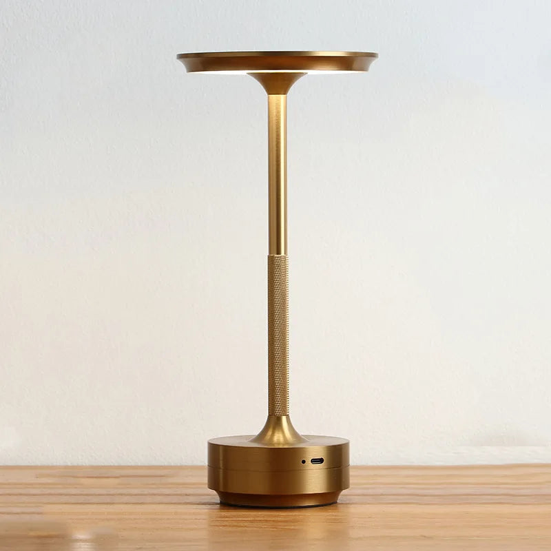 Abajur Metal Luminária de Mesa Recarregável Ludy